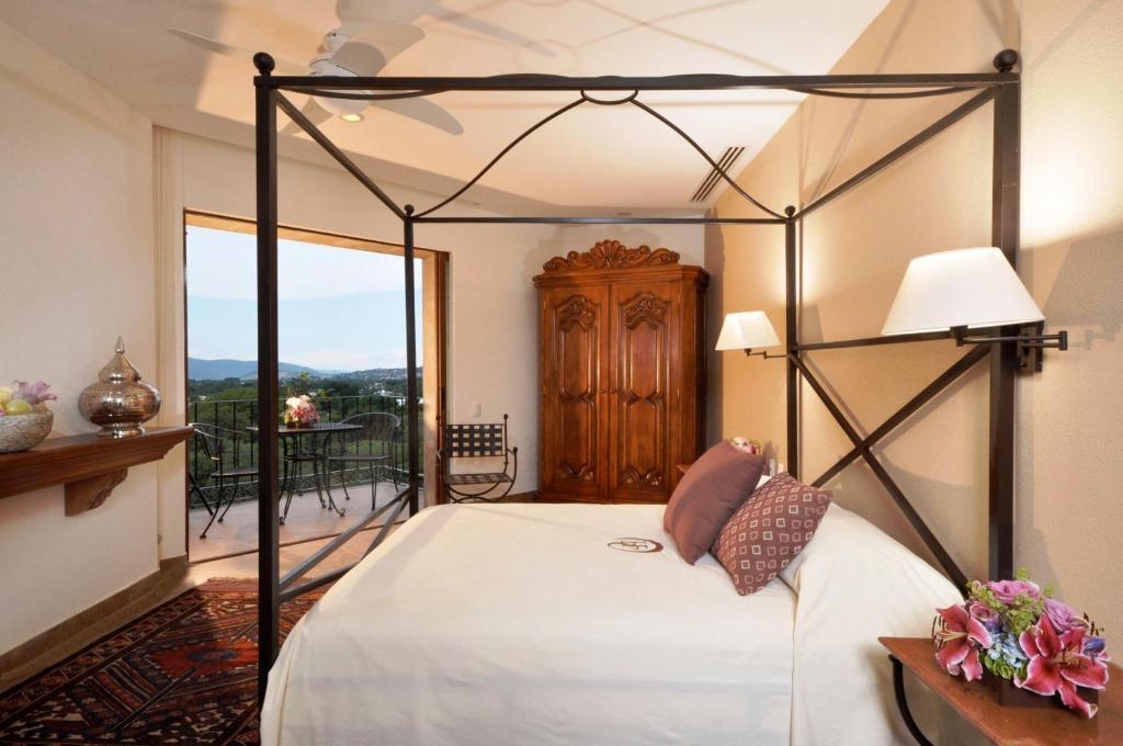 Habitación Doble Deluxe con balcón 1